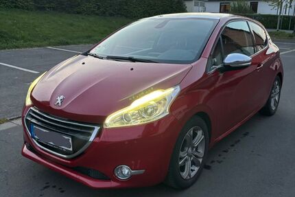 Peugeot 208 170.000 km 4.000 &euro; Reichelsheim 61203