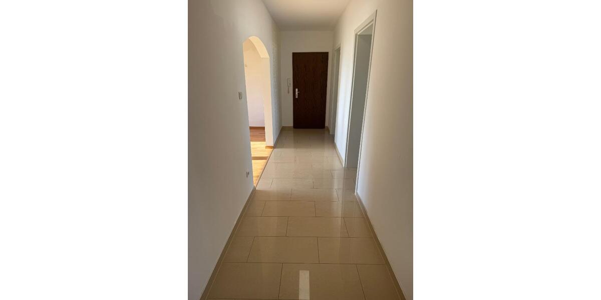 Etagenwohnung Altenstadt - 4 Zimmer, 100 m&sup2;, 1.000&euro; | Angebot:26001613