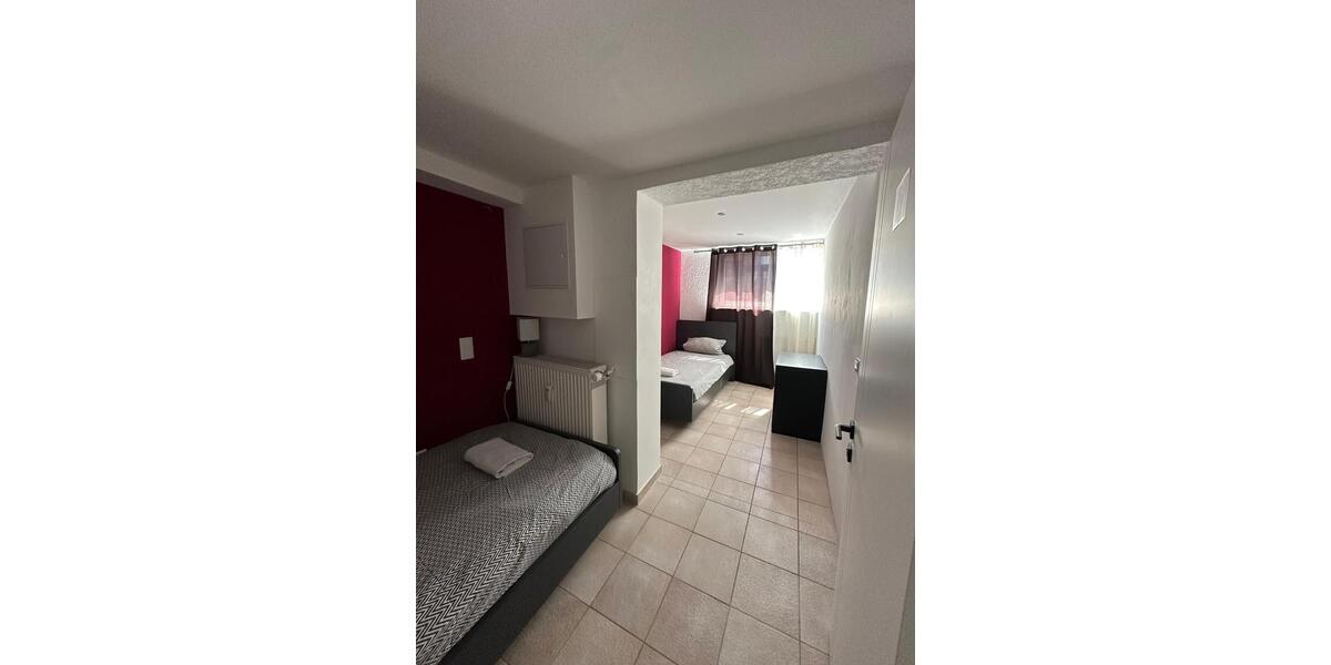Etagenwohnung Hasselroth - 7 Zimmer, 200 m&sup2;, 2.500&euro; | Angebot:26557395