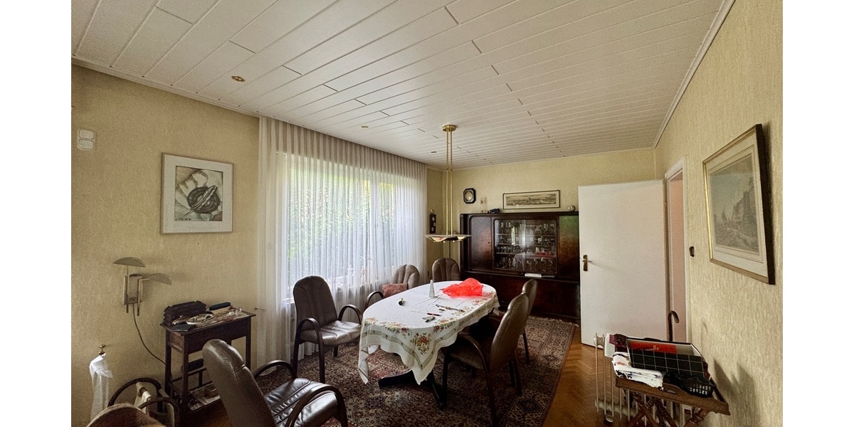 Oberursel - Oberstedten: Großzügiges Grundstück mit Altbestand! - Einfamilienhaus Oberursel | Angebot:22081672