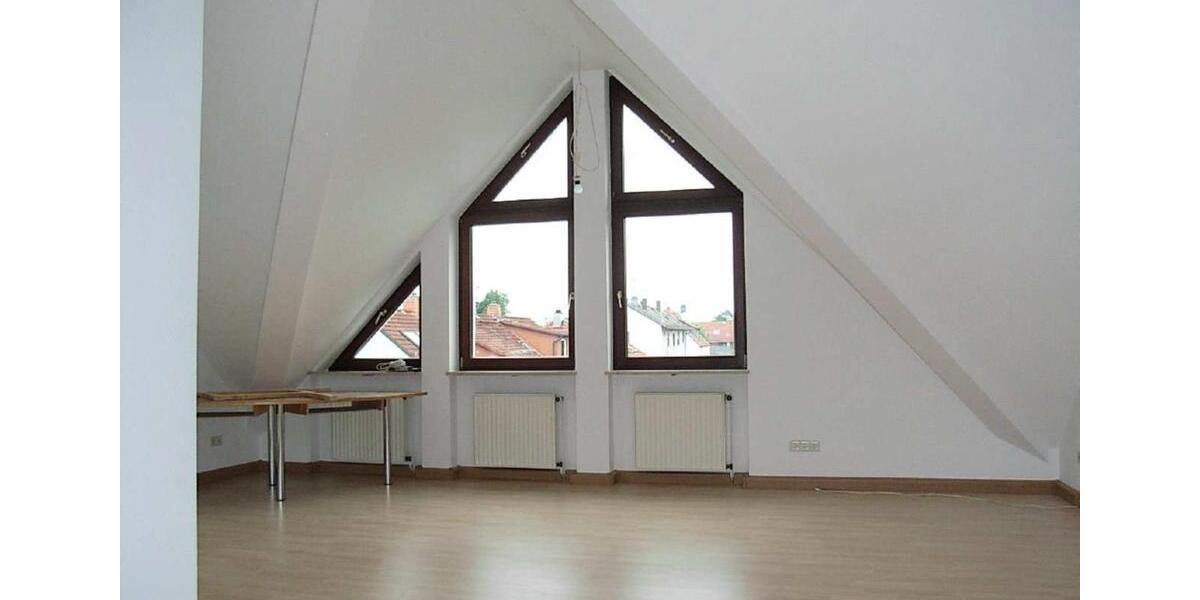 Dachgeschoßwohnung Langen (Hessen) - 2.5 Zimmer, 80 m&sup2;, 850&euro; | Angebot:25941679
