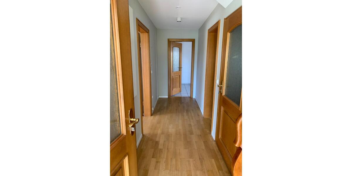 Einfamilienhaus Karben - 6 Zimmer, 130 m&sup2;, 1.950&euro; | Angebot:25176183