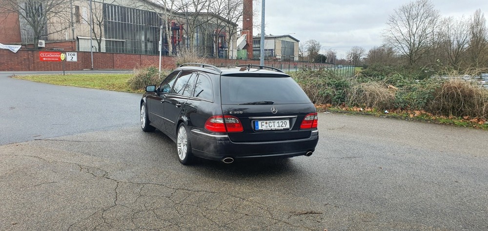 Mercedes-Benz E 280 318.752 km 9.900 &euro; Frankfurt am Main 60311
