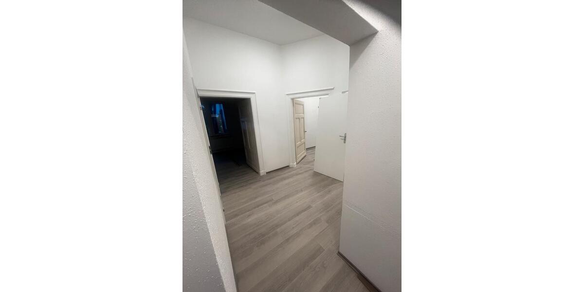 Etagenwohnung Friedberg (Hessen) - 11 Zimmer, 200 m&sup2;, 600&euro; | Angebot:27621287