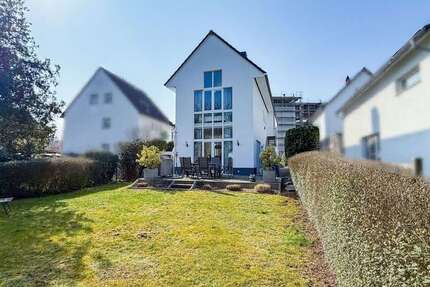 Haus Eschborn - 7.5 Zimmer, 239 m&sup2;, 695.000&euro; | Angebot:25903188