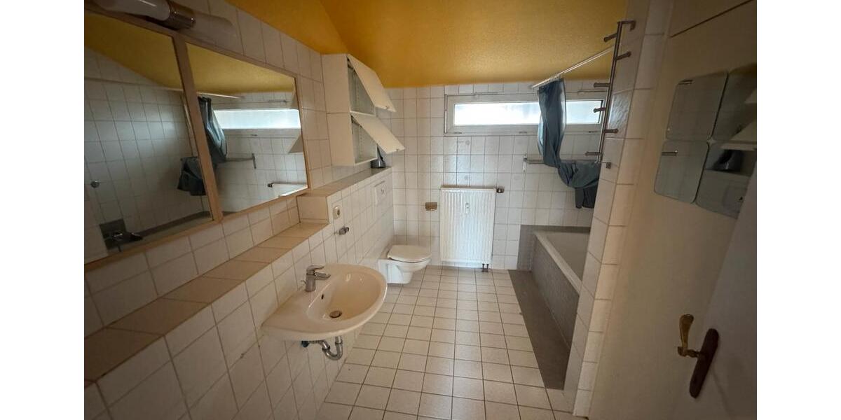 Dachgeschoßwohnung Glauburg - 3 Zimmer, 85 m&sup2;, 950&euro; | Angebot:25792448