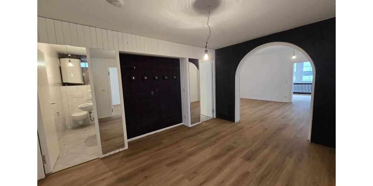 Einfamilienhaus Offenbach am Main - 5 Zimmer, 200 m&sup2;, 2.300&euro; | Angebot:25807440