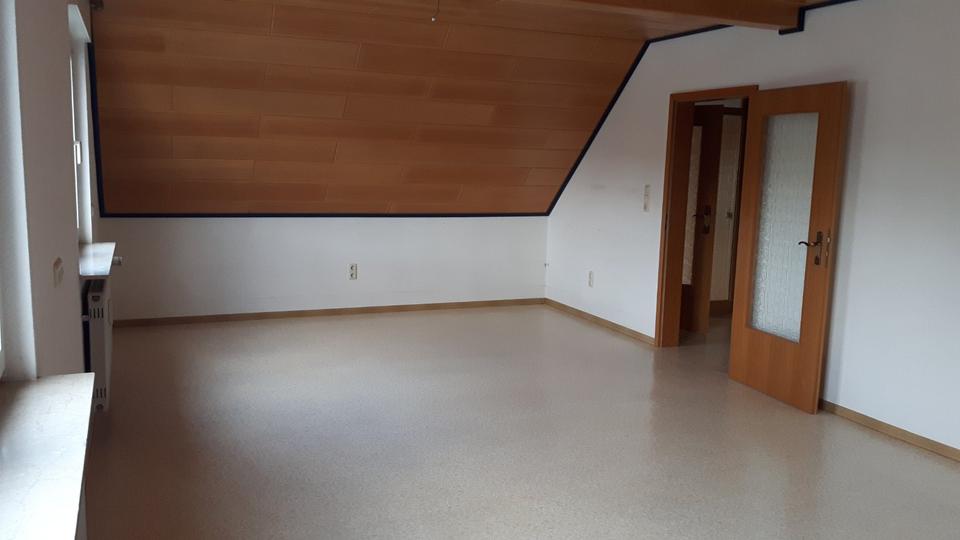 Etagenwohnung Dreieich - 3 Zimmer, 88 m&sup2;, 900&euro; | Angebot:24716505