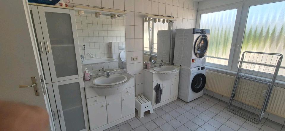 Etagenwohnung Eschborn - 5 Zimmer, 146 m&sup2;, 600&euro; | Angebot:26444437