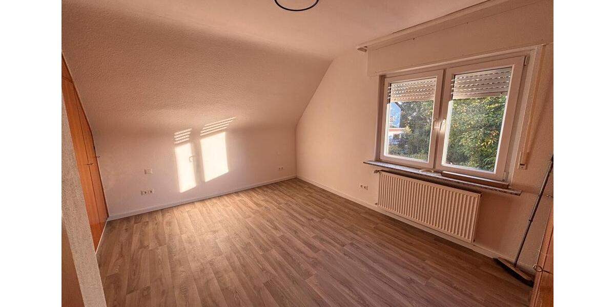 Einfamilienhaus Erlensee - 4 Zimmer, 90 m&sup2;, 1.700&euro; | Angebot:27623868