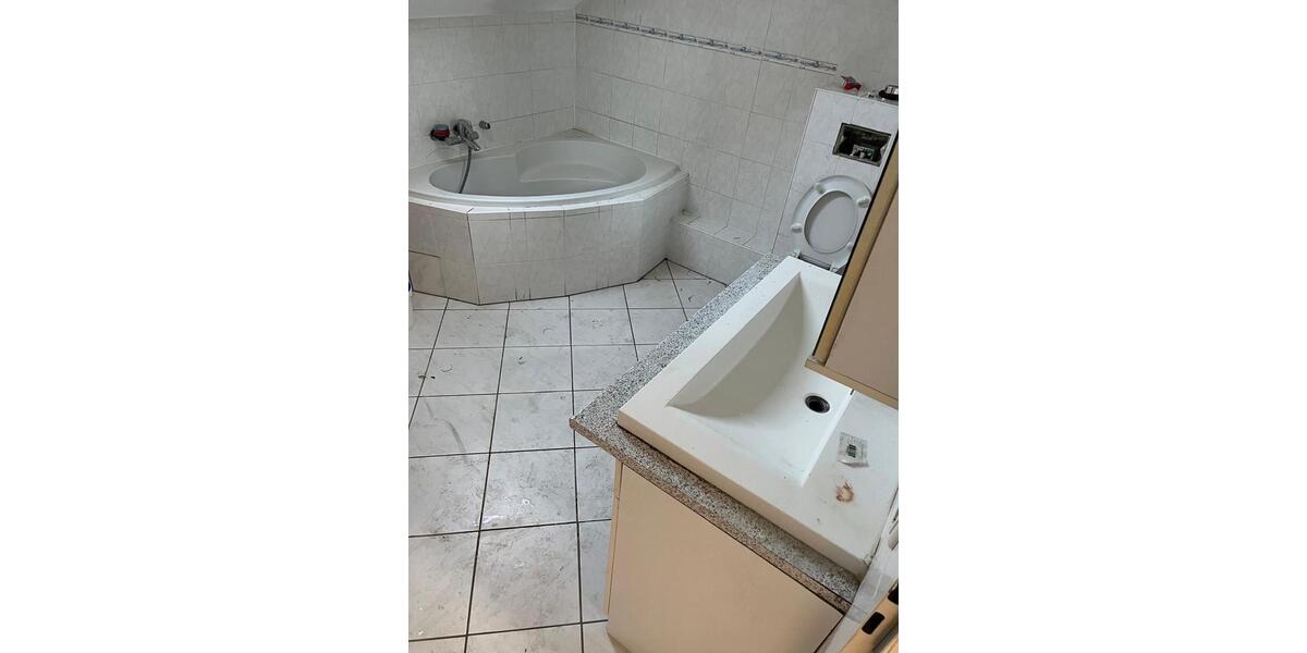 Etagenwohnung Hainburg - 4 Zimmer, 100 m&sup2;, 1.300&euro; | Angebot:25236524