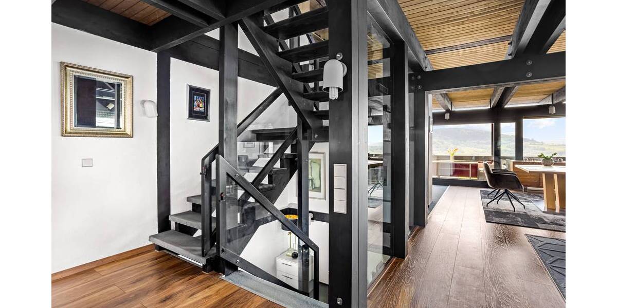 Einfamilienhaus Gelnhausen Haitz - 8 Zimmer, 354 m&sup2;, 950.000&euro; | Angebot:25685325