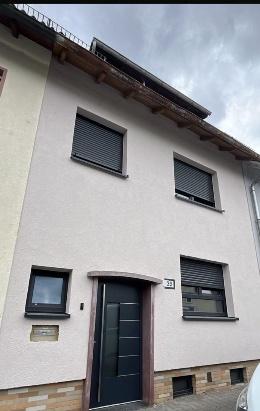 Reihenhaus Frankfurt am Main Nied - 7 Zimmer, 137 m&sup2;, 579.990&euro; | Angebot:27452966