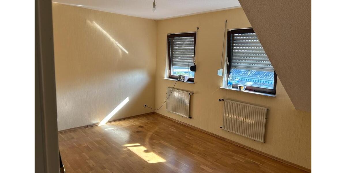 Dachgeschoßwohnung Altenstadt - 3 Zimmer, 90 m&sup2;, 1.000&euro; | Angebot:27620656