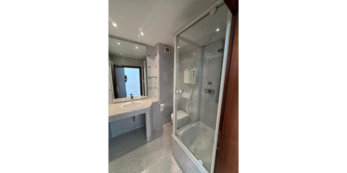 Maisonettenwohnung Dietzenbach - 6 Zimmer, 182 m&sup2;, 2.950&euro; | Angebot:19980319