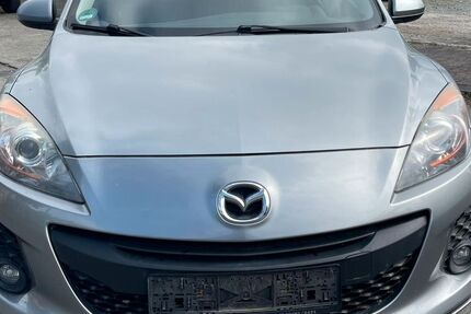 Mazda 3 233.543 km 2.399 &euro; Frankfurt 65933