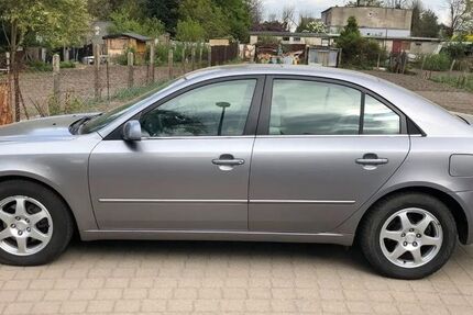 Hyundai SONATA 242.923 km 1.900 &euro; Frankfurt am Main 60325