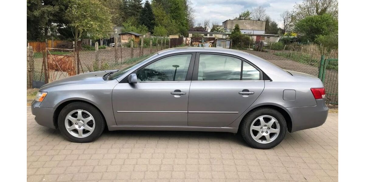 Hyundai SONATA 242.923 km 1.900 &euro; Frankfurt am Main 60325