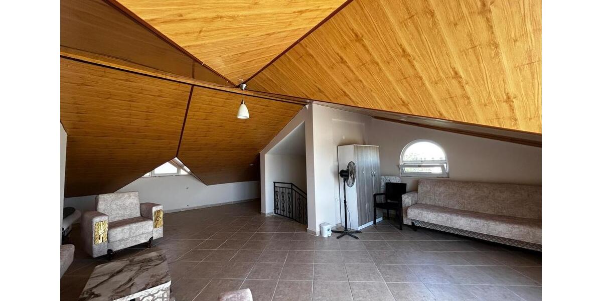 Villa Offenbach am Main Buchrain - 5 Zimmer, 300 m&sup2;, 300.000&euro; | Angebot:25903264