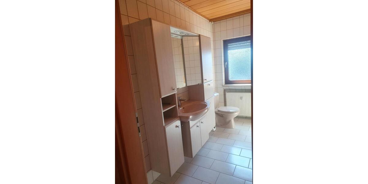Erdgeschoßwohnung Florstadt - 5 Zimmer, 122 m&sup2;, 1.200&euro; | Angebot:24375209