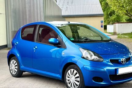 Toyota Aygo (X) 195.000 km 2.300 &euro; Offenbach 63075