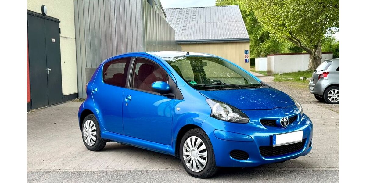 Toyota Aygo (X) 195.000 km 2.300 &euro; Offenbach 63075