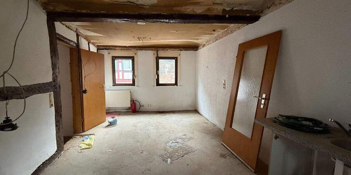 Einfamilienhaus Gelnhausen - 6 Zimmer, 125 m&sup2;, 115.000&euro; | Angebot:25685342