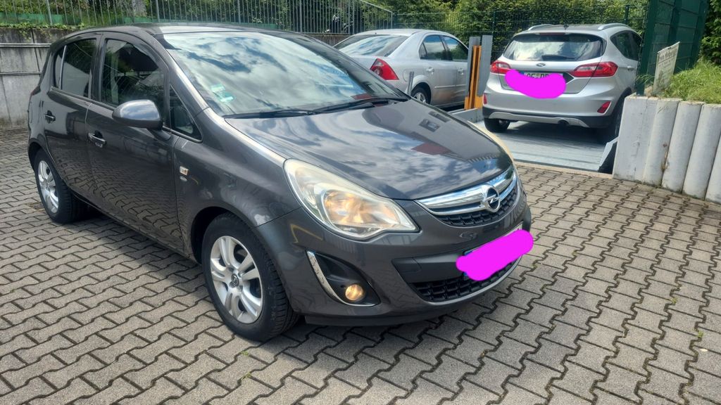 Opel Corsa 120.995 km 3.300 &euro; Neu-isenburg 63263