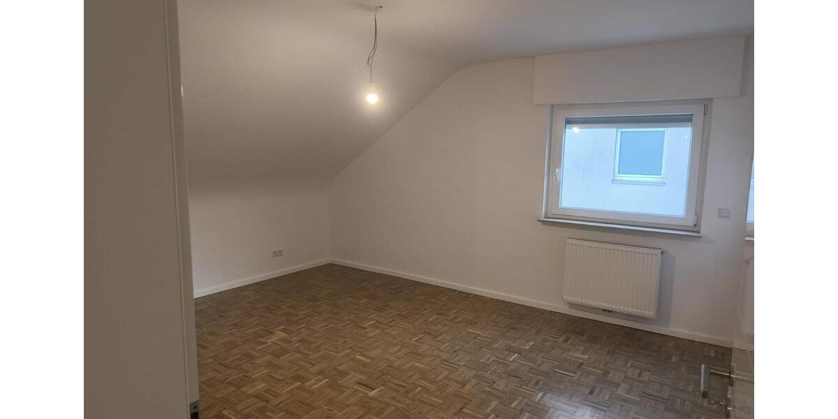 Etagenwohnung Mühlheim am Main - 3.5 Zimmer, 87 m&sup2;, 1.200&euro; | Angebot:25956838