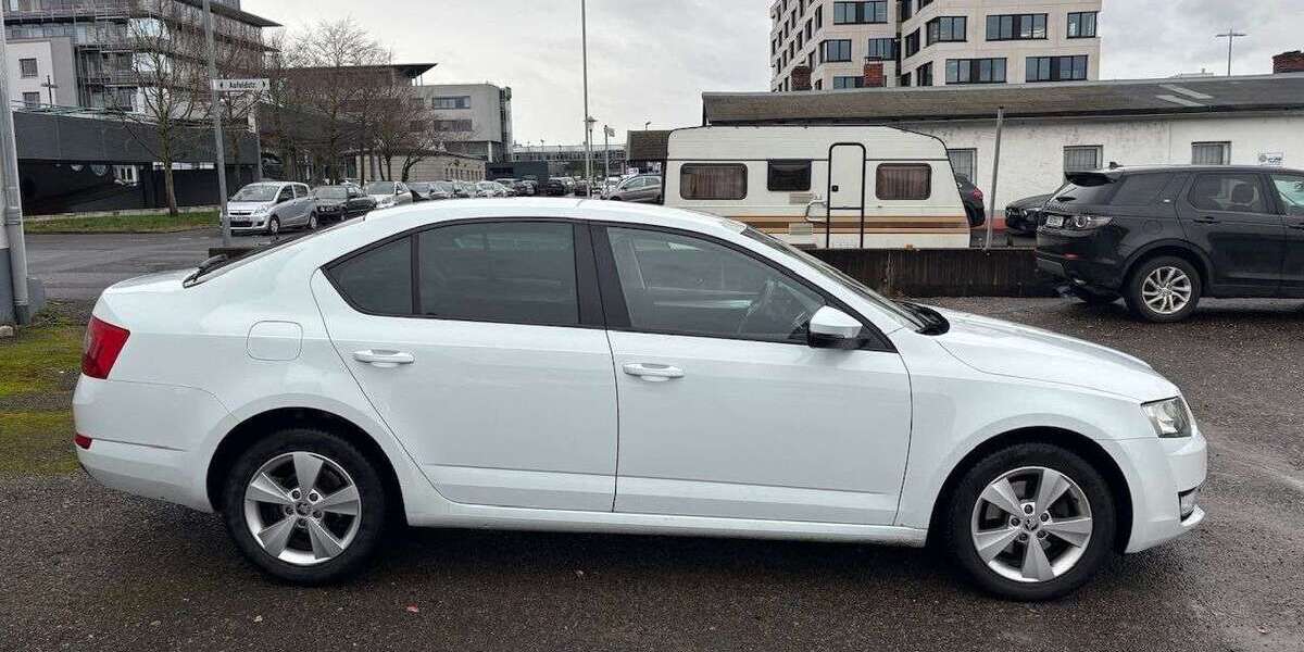 Skoda Octavia 184.600 km 9.900 &euro; Aschaffenburg 63741