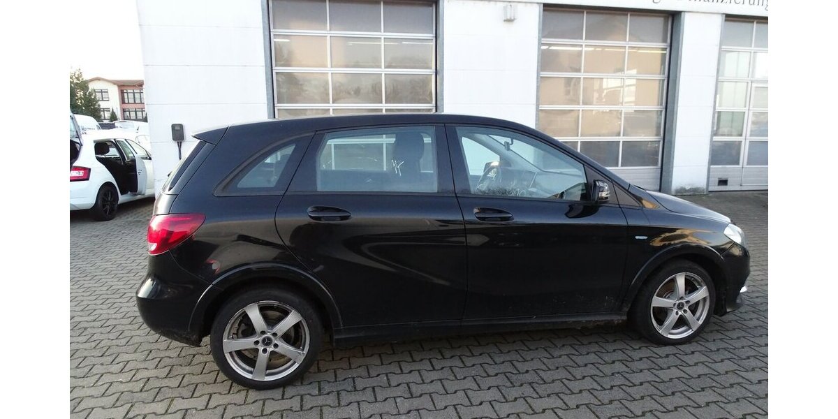 Mercedes-Benz B 200 c NGD / Benzin 253.675 km 5.690 &euro; Rodgau 63110