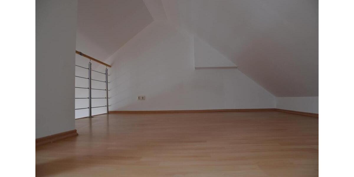Dachgeschoßwohnung Frankfurt am Main Ost - 2 Zimmer, 47 m&sup2;, 700&euro; | Angebot:25613826