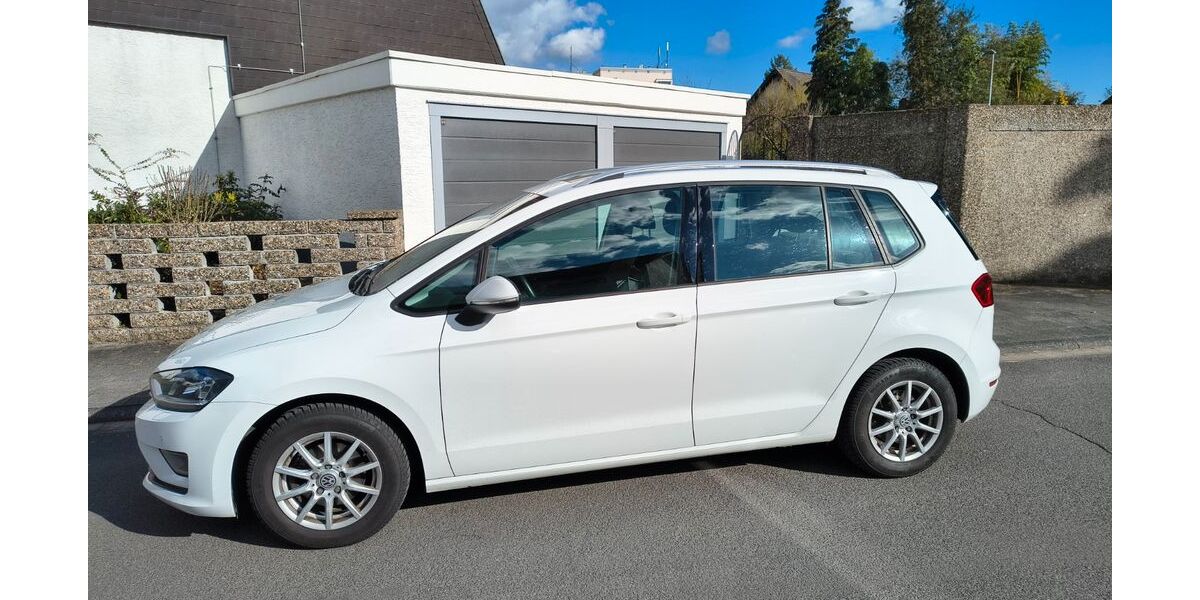 VW Golf Sportsvan 101.000 km 9.500 &euro; Rödermark 63322