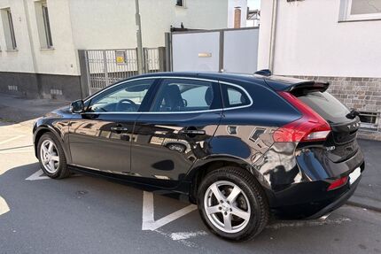 Volvo V40 218.500 km 7.450 &euro; Offenbach 63071