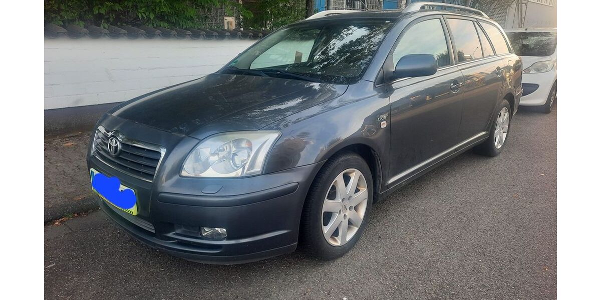 Toyota Avensis 210.000 km 1.350 &euro; Langen 63225