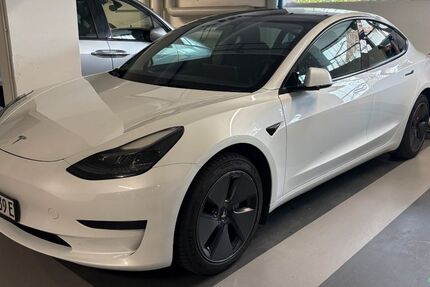 Tesla Model 3 71.115 km 25.900 &euro; Frankfurt 60437