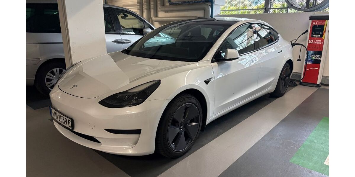 Tesla Model 3 71.115 km 25.900 &euro; Frankfurt 60437