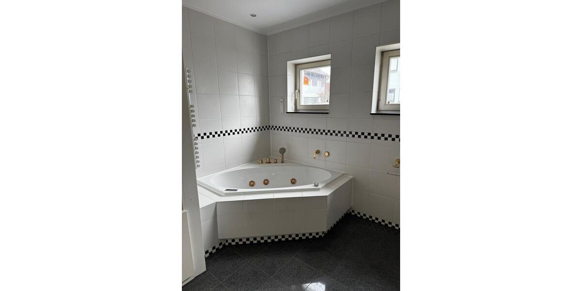 Etagenwohnung Mainaschaff - 3.5 Zimmer, 120 m&sup2;, 1.400&euro; | Angebot:25436640