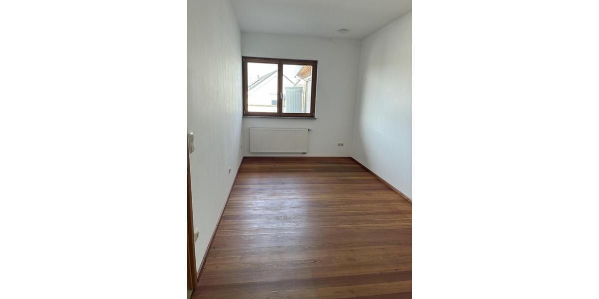 Einfamilienhaus Groß-Umstadt Umstadt - 9 Zimmer, 220 m&sup2;, 3.000&euro; | Angebot:25415646