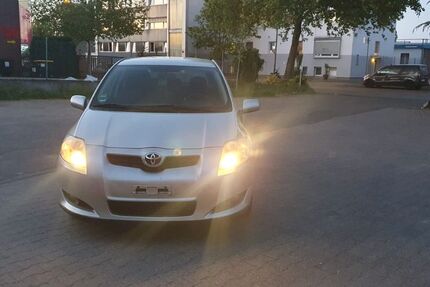 Toyota Auris 280.000 km 2.200 &euro; Frankfurt am Main 60386