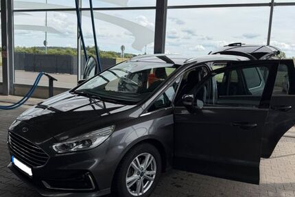Ford Galaxy 140.000 km 21.880 &euro; Hanau 63452