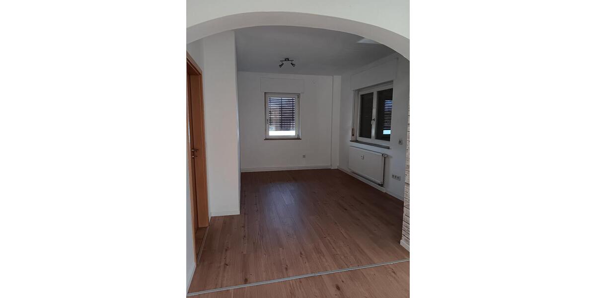 Etagenwohnung Goldbach - 3.5 Zimmer, 89 m&sup2;, 900&euro; | Angebot:25975849