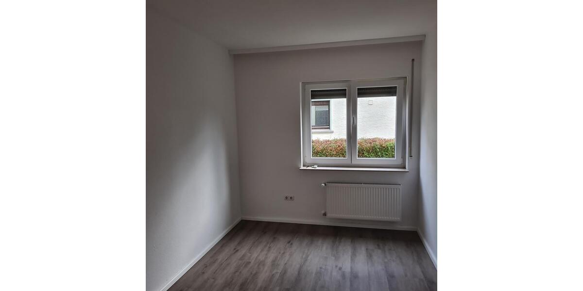 Erdgeschoßwohnung Hanau Groß-Steinheim - 3.5 Zimmer, 102 m&sup2;, 1.120&euro; | Angebot:26601845