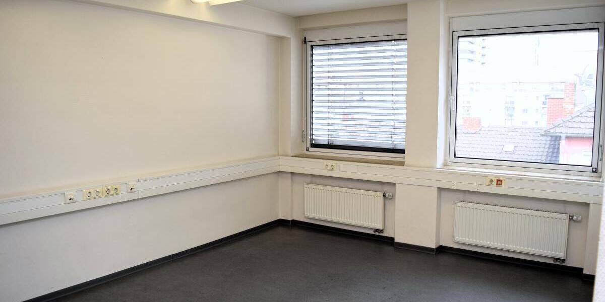Gewerbeobjekt Frankfurt am Main Gallus - 6 Zimmer, 180 m&sup2;, 2.350&euro; | Angebot:25689508