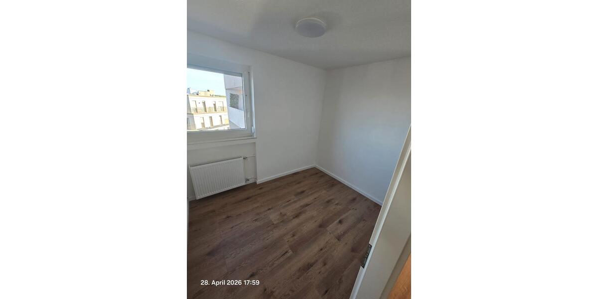 Etagenwohnung Offenbach am Main Hafen - 3 Zimmer, 75 m&sup2;, 1.200&euro; | Angebot:26482978