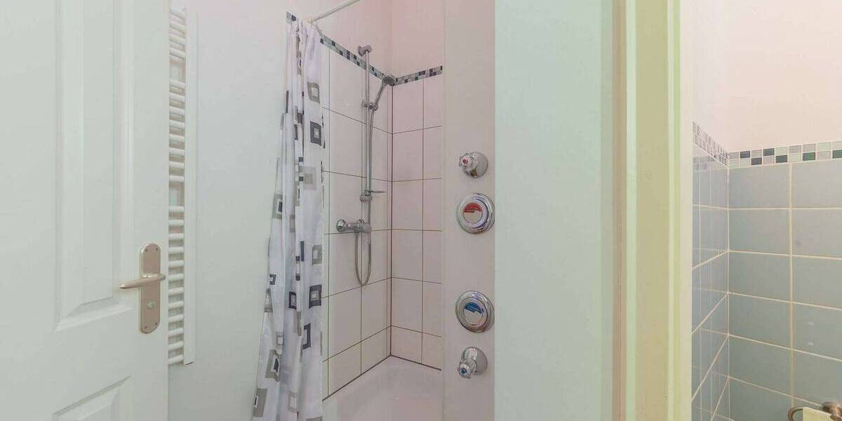 Etagenwohnung Frankfurt am Main Sachsenhausen - 2 Zimmer, 62 m&sup2;, 1.700&euro; | Angebot:26076041