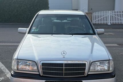 Mercedes-Benz C 180 218.500 km 2.900 &euro; Babenhausen 64832
