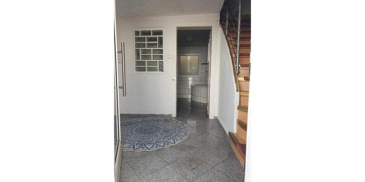 Etagenwohnung Steinbach (Taunus) - 5.5 Zimmer, 130 m&sup2;, 439.000&euro; | Angebot:27528520