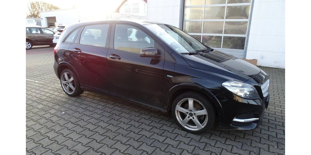 Mercedes-Benz B 200 c NGD / Benzin 253.675 km 5.690 &euro; Rodgau 63110