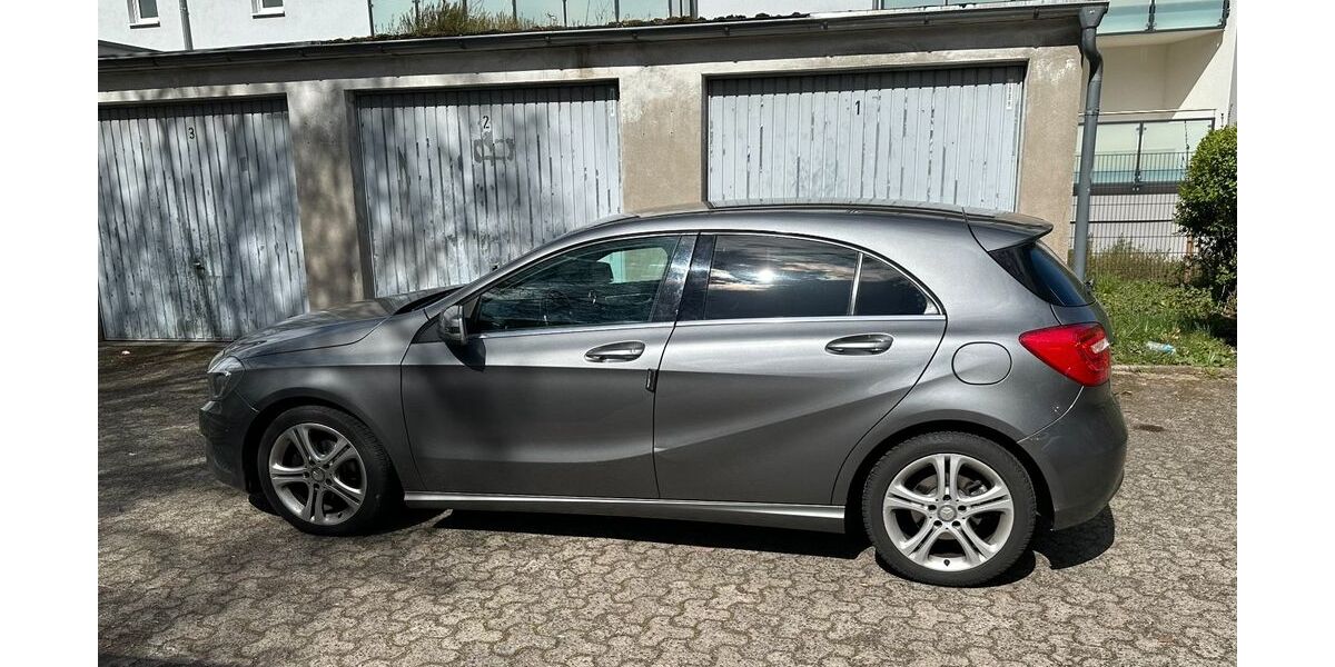Mercedes-Benz A 180 197.000 km 10.200 &euro; Frankfurt am Main 65934